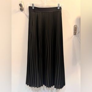 Margaret O’ Leary Black Acordian Skirt